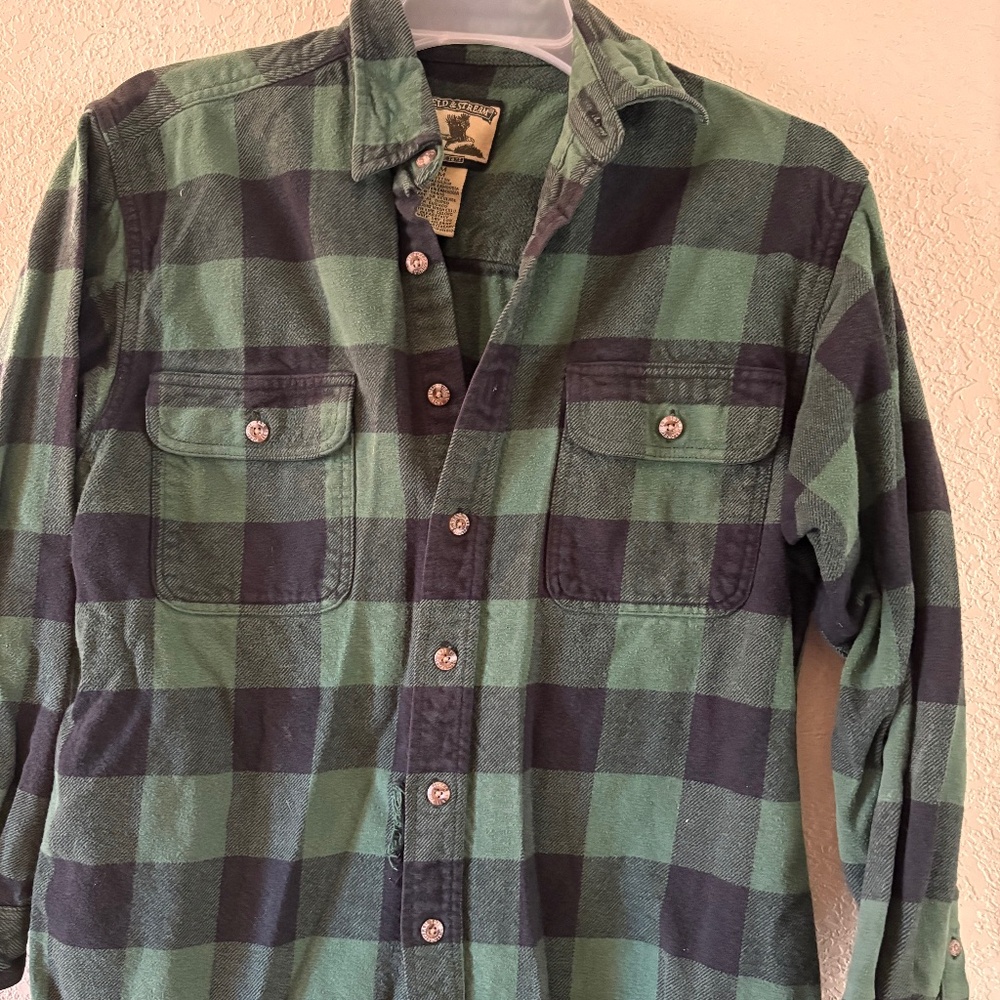 Men’s field and stream plaid flannel shirt size medium
